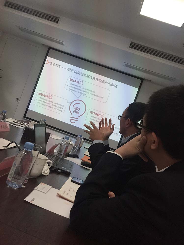 上海市交通委于福林副主任一行莅临尚安智慧停车考察调研