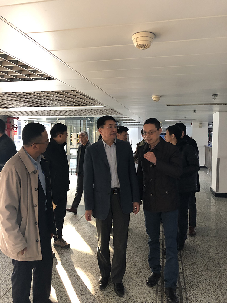 上海市发展和改革委员会王扣柱副主任一行莅临虹桥西交停车库考察调研